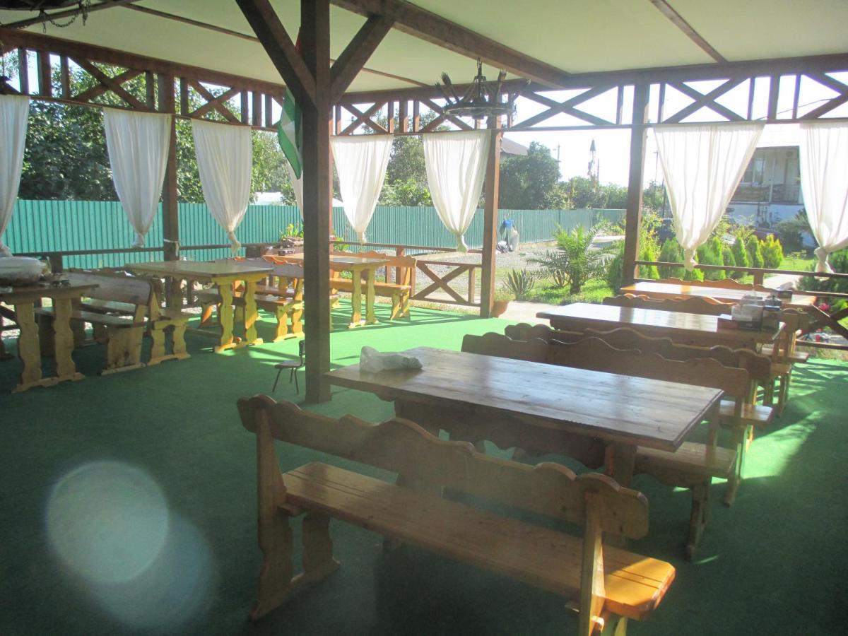 Guest House У Дедушки Самвела Alakhadze Екстериор снимка