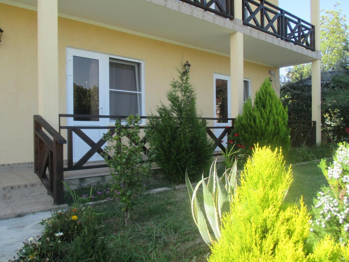 Guest House У Дедушки Самвела Alakhadze Екстериор снимка