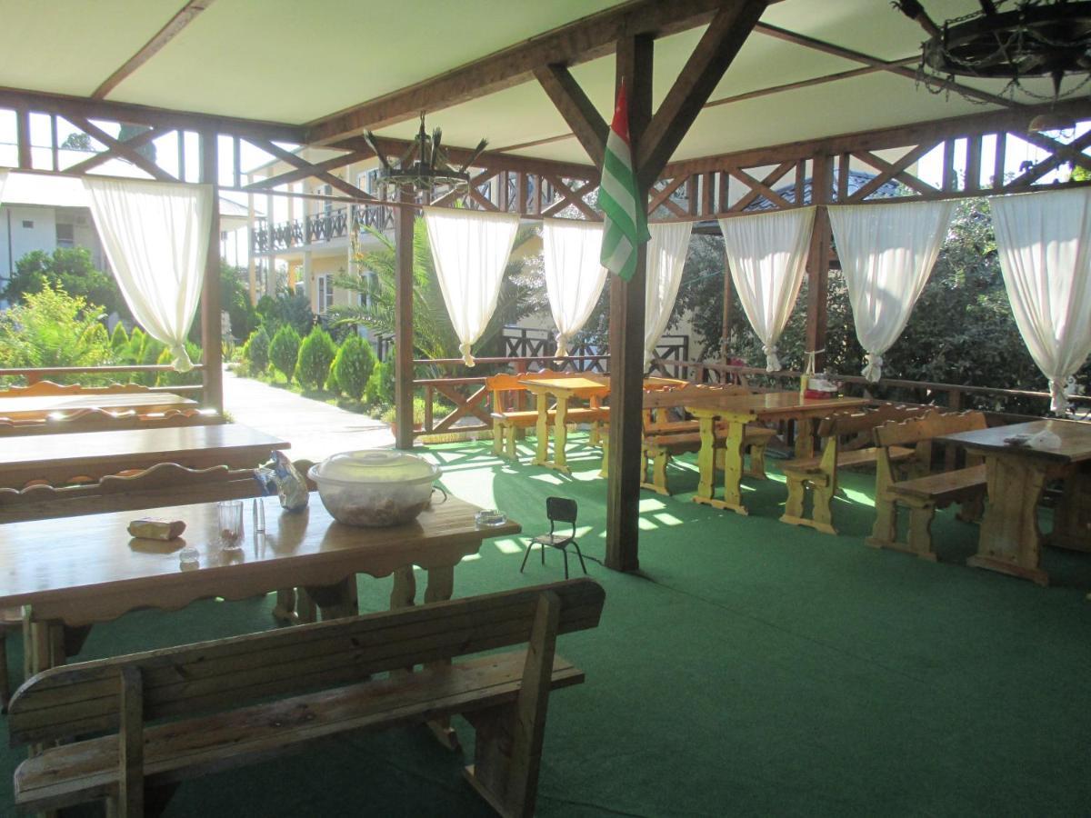 Guest House У Дедушки Самвела Alakhadze Екстериор снимка